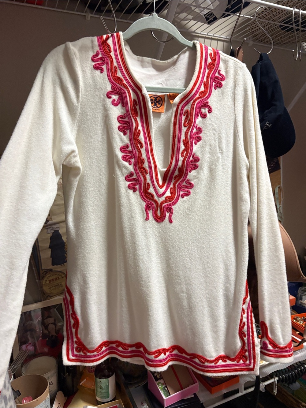 TORY BURCH- M white terry tunic w/appliqué stitch